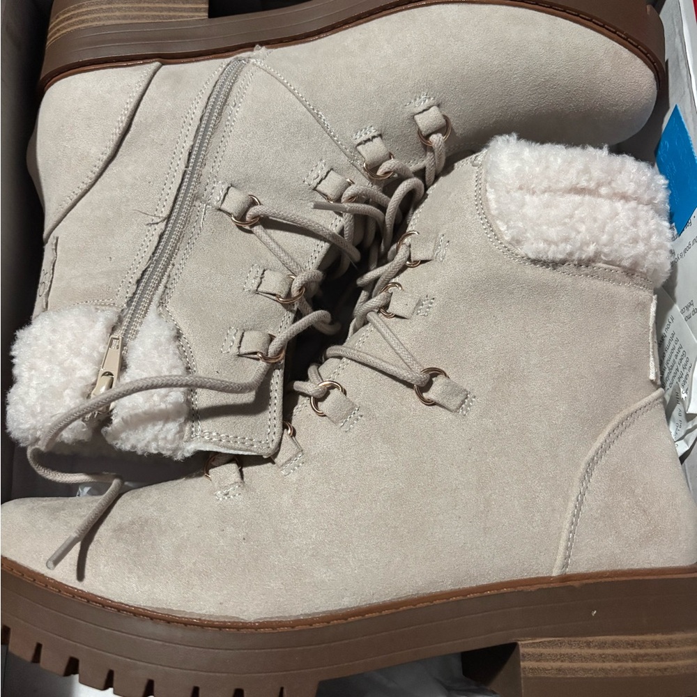 Cozy Cream Lace-Up Winter Boots